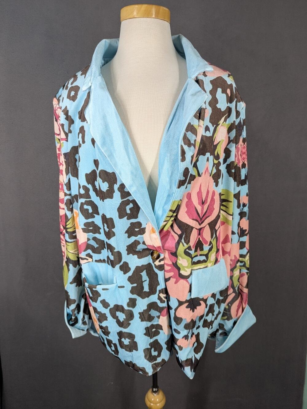 CHERRYBETTY Women's XL Blue Floral Button Jacket NWT Rayon Silk